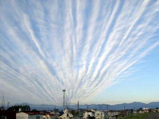 地震雲.jpg